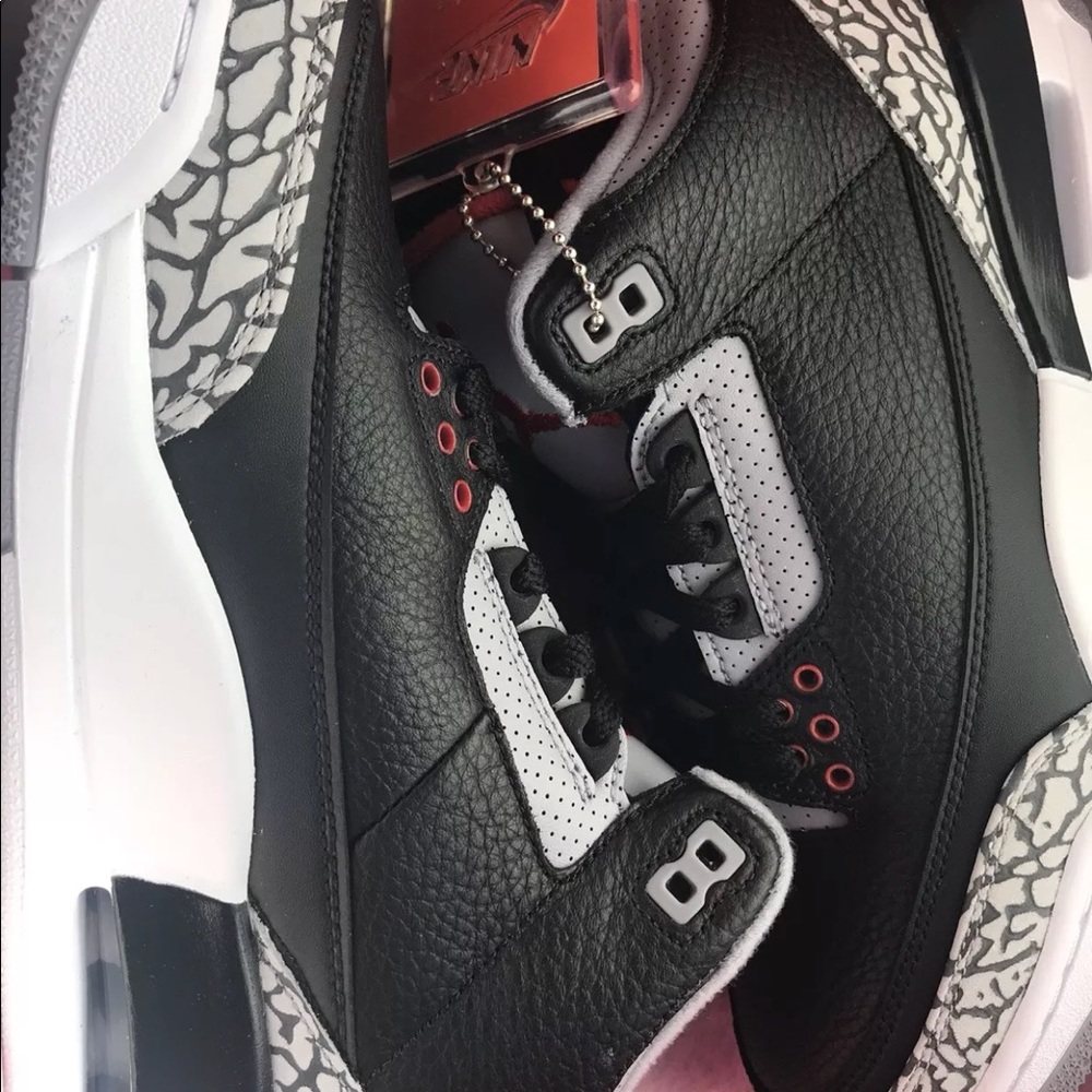 Retro 3 black cement size 8 men